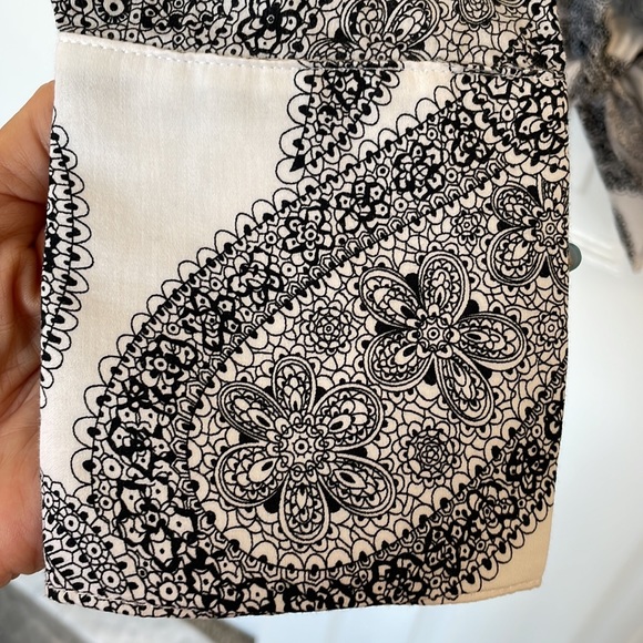 FINLEY BLACK AND WHITE PAISLEY TIE FRONT BUTTON DOWN LONG SLEEVE TOP BLOUSE SZ M - Picture 7 of 13